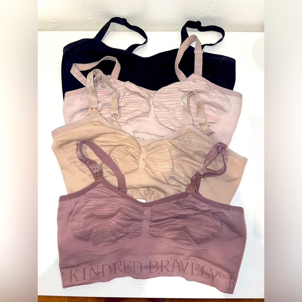 Four kindred bravely nursing bras size small